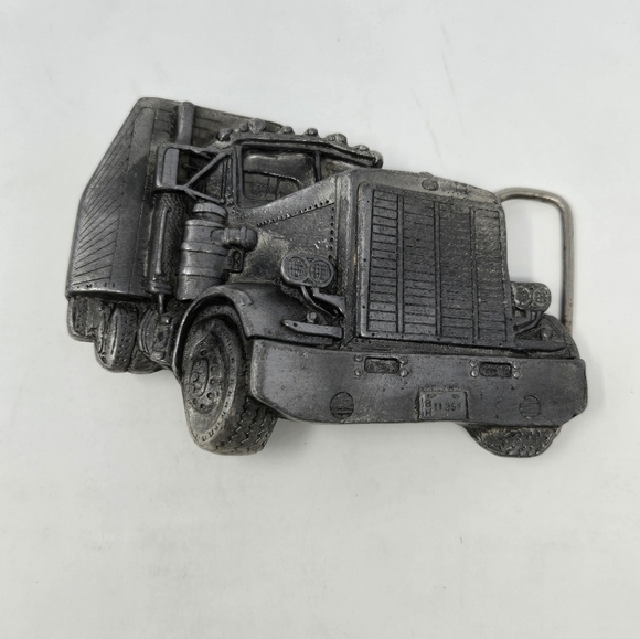 VINTAGE BIG RIG 3D PEWTER METAL BELT BUCKLE TRUCKER TRUCKING MADE IN USA MEN OS - Picture 2 of 11